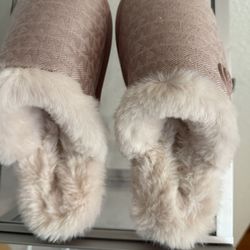 Michael kors Janis Slippers Soft Pink Brand New Size 8 