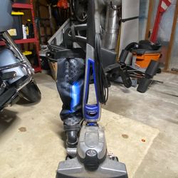 Kirby Avalir 2 vacuum cleaner, a high-quality home care system. This model is designed for a variety of tasks, including deep cleaning carpets, groomi