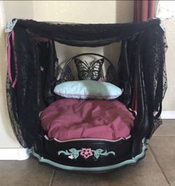 Custom pet bed