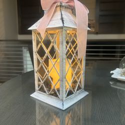 24 Antique White Lanterns Wedding Tables 