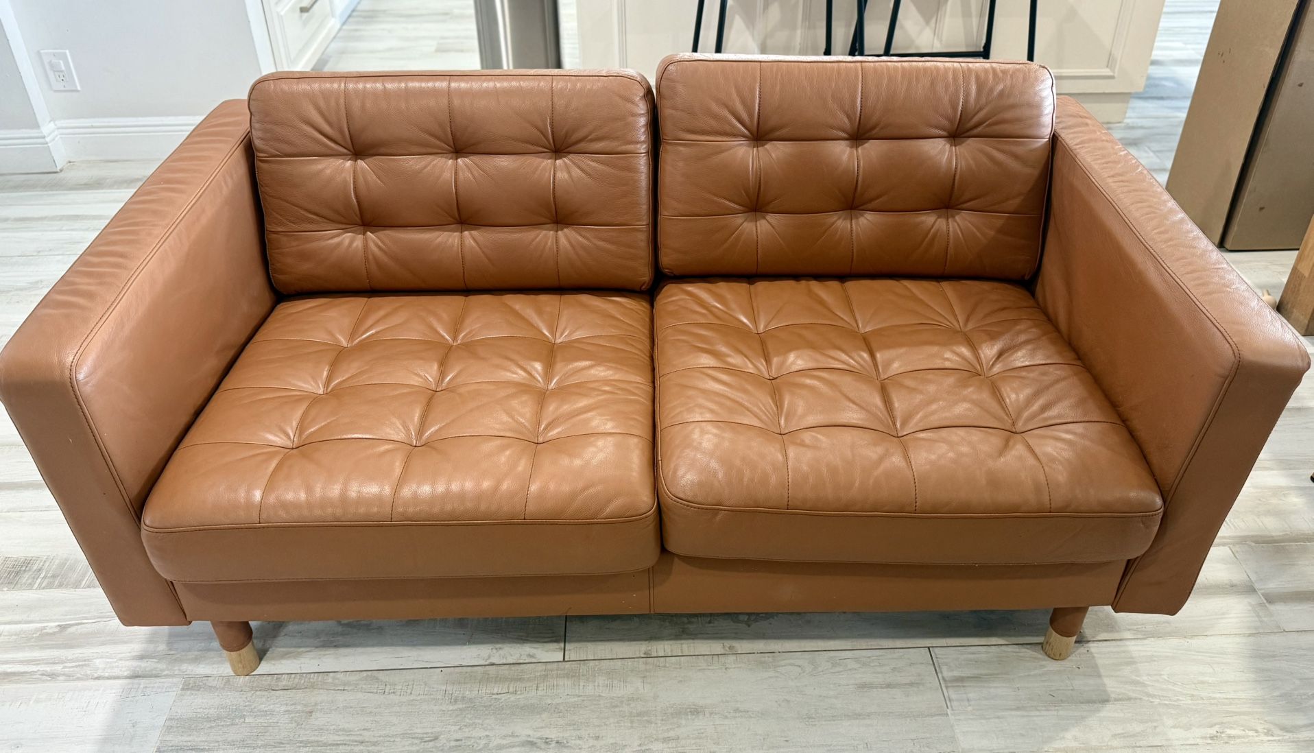 Loveseat 