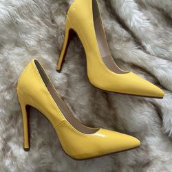 Christian Louboutin So Kate 120 Yellow Patent Leather Pumps