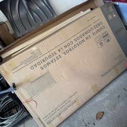 Solid Wood Oak Crib – Missing One Part (As-Is)