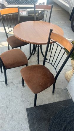Round Table