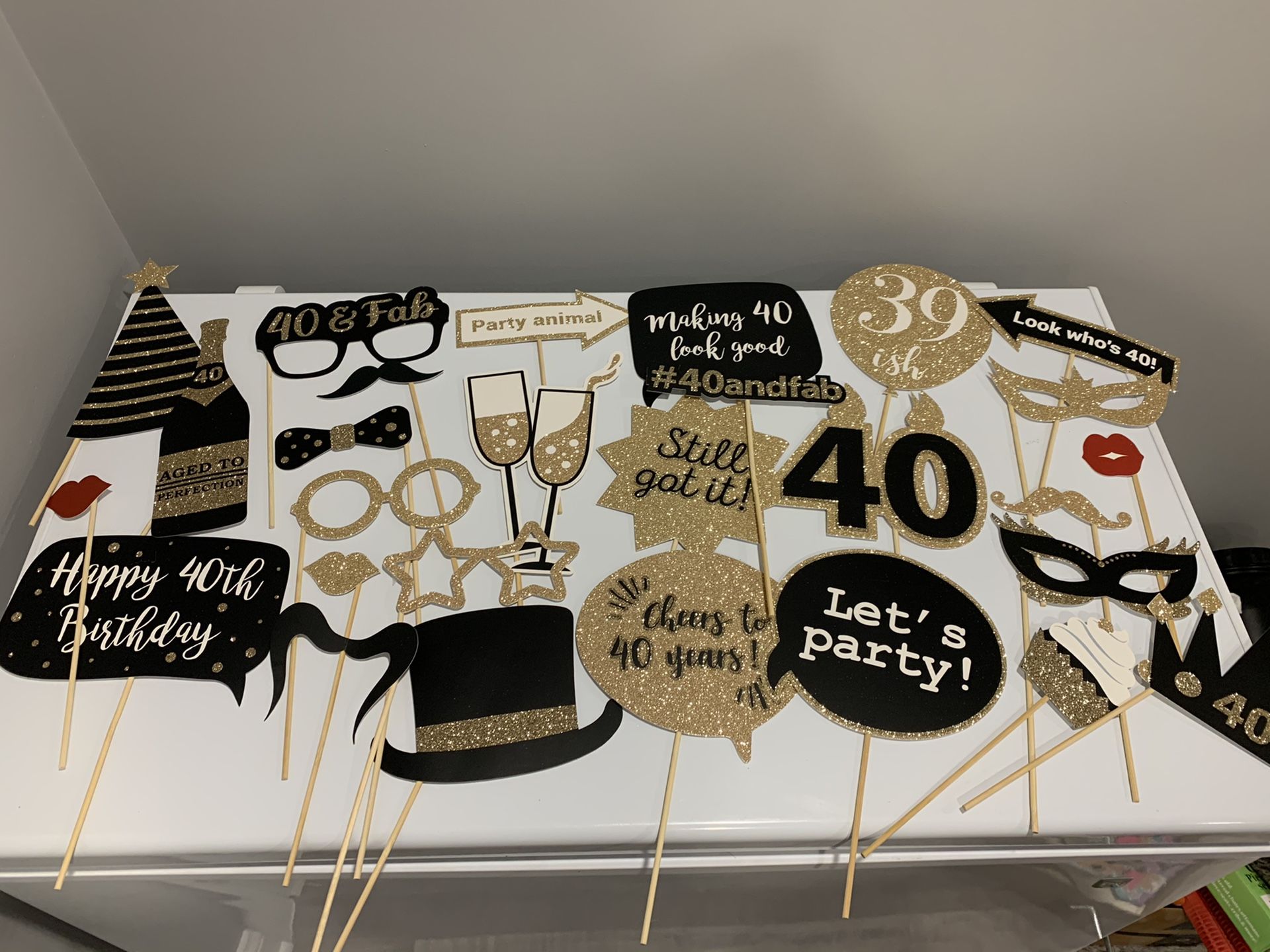 40yr Old Birthday Banner, Cake Topper & other Props