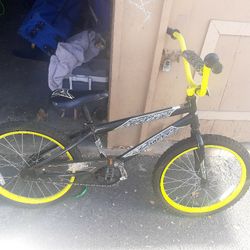 Huffy Kids Bike Aproximadly Fits 8-9-10 Years Old Kids