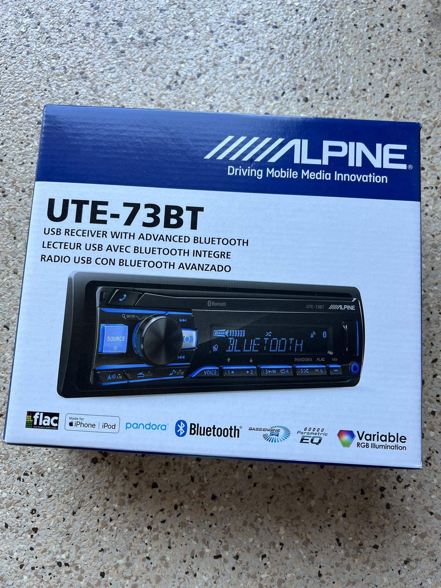 Alpine UTE-73BT