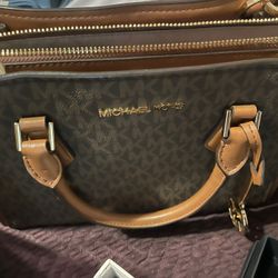Barely Used Micheal Kors purse