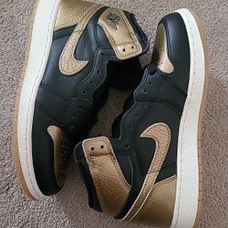 Air Jordan Retro 1 High  Size 6.5 Youth/8wmns 