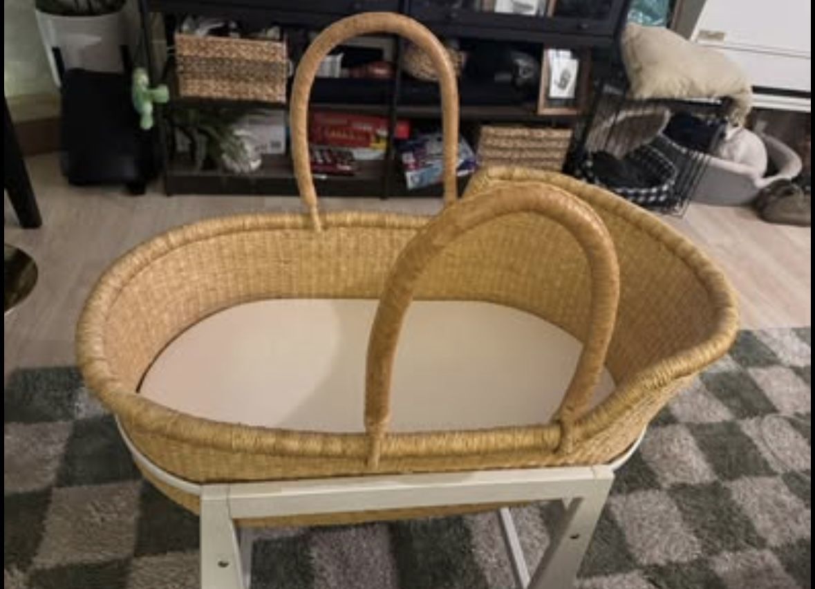 Moses Basket - Plum And Sparrow Bassinet And Changing Setup