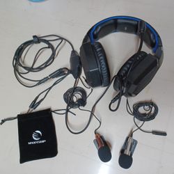 Two Mini Microphones With Gaming Headphones