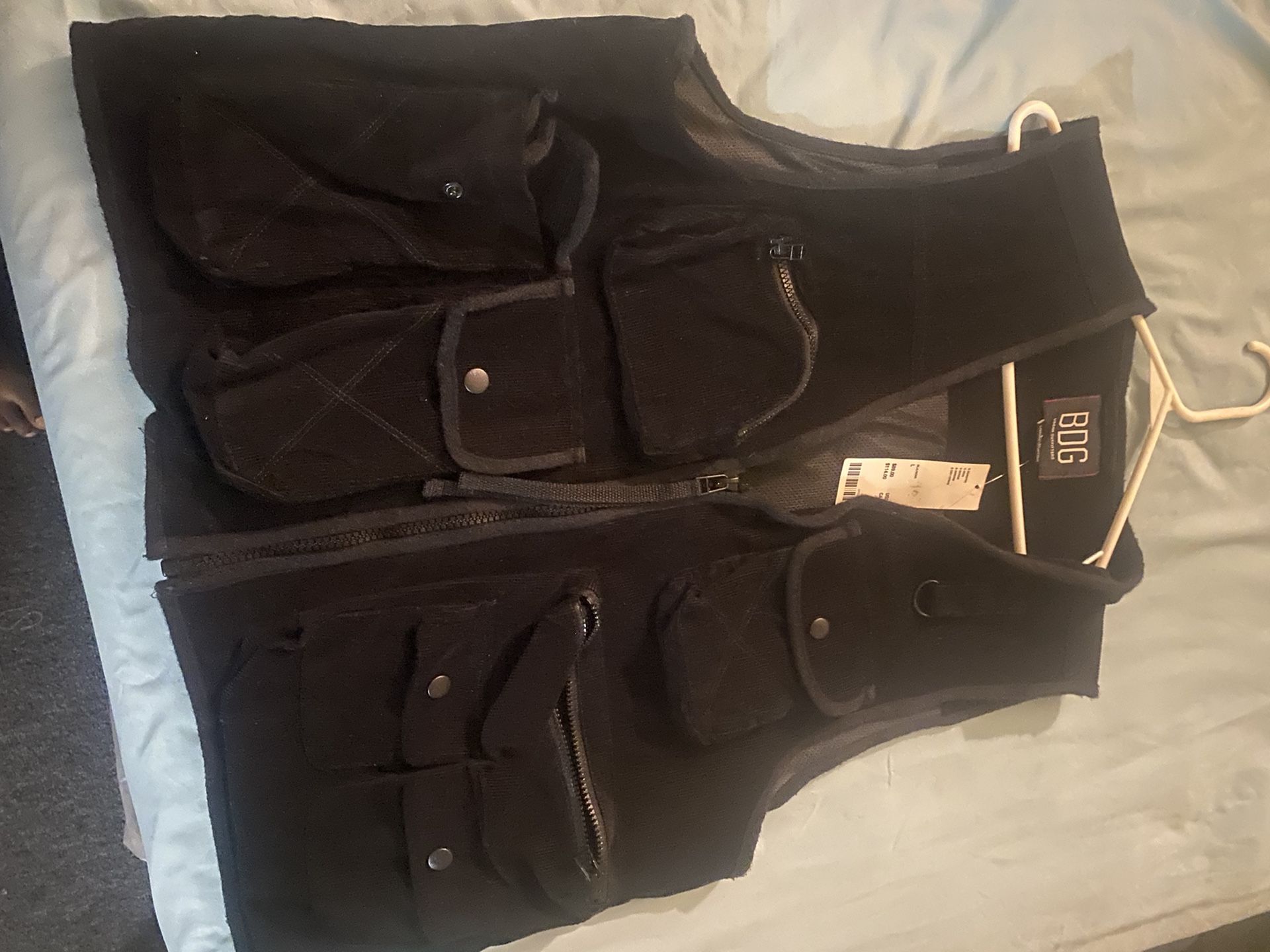 BDG Corduroy Utility vest brand new sz L,All Products : American Fashion Style Bags On Sale