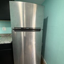 Whirlpool Refrigerator 