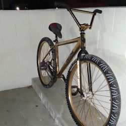 THRONE 29INCH