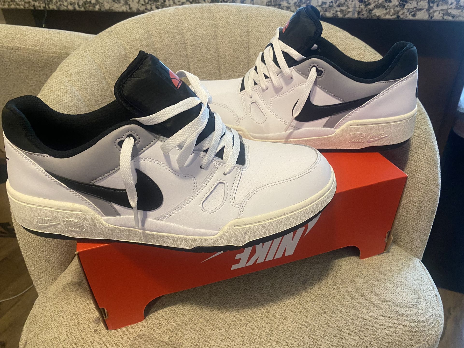 Nike Full Force Low