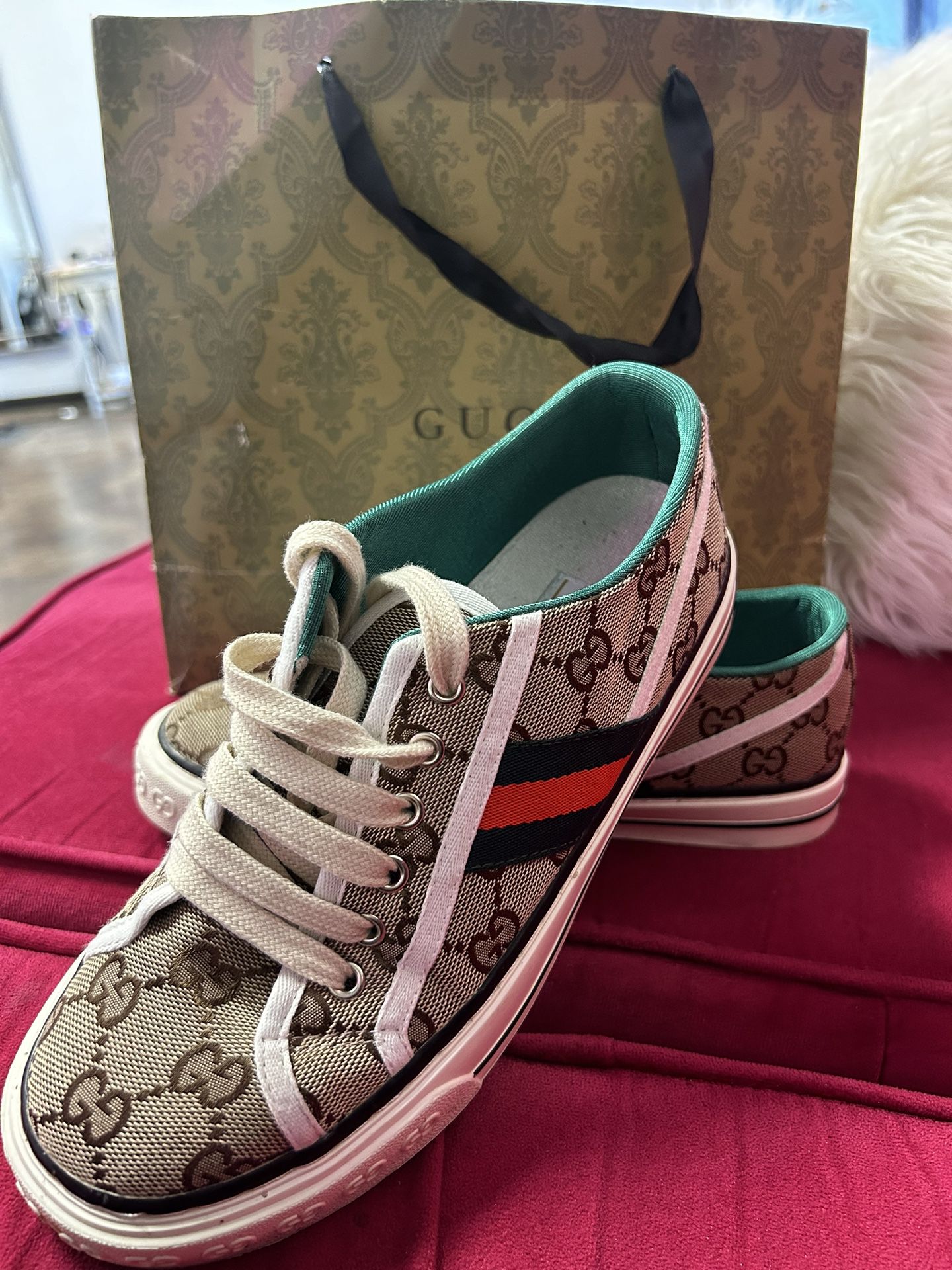 Womens Gucci Sneakers 