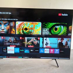 SMART TV 82" INCHES SAMSUNG 4K UHD