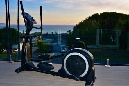 Commercial Elliptical Trainer