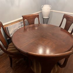 5pc round Dining Room Table 