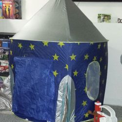 Kids Rocketship Play Tent