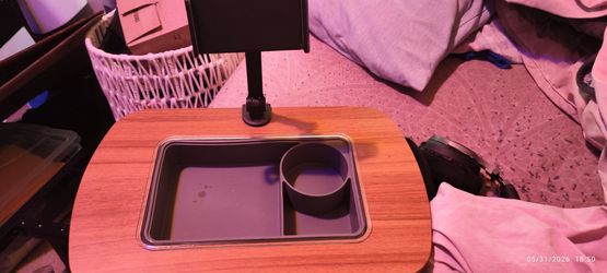 [MOVE SALE] Lap tray with Phone/Tablet arm