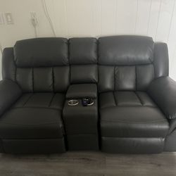 *FREE DELIVERY * Brand New Leather Recliner Couches