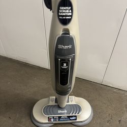 SHARK FLOOR STEAMER 