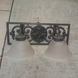 Bathroom light fixture