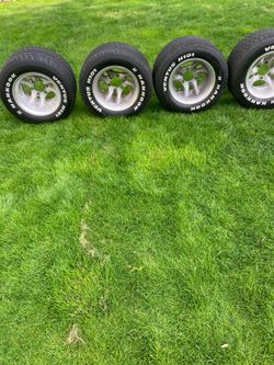 Set of aluminum rims and tires 295-50-15