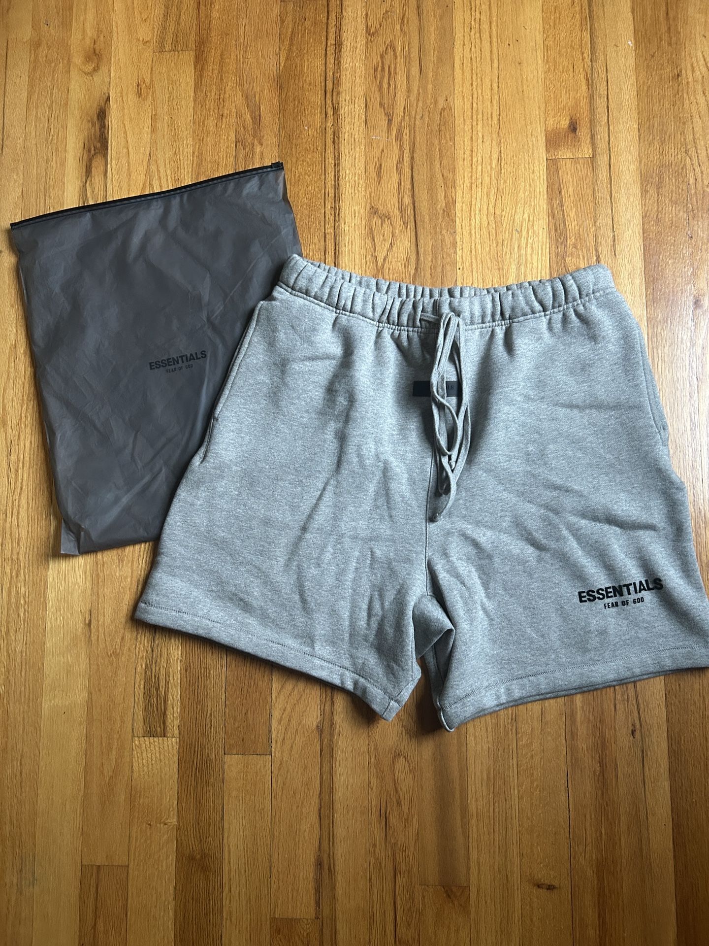 essential shorts 