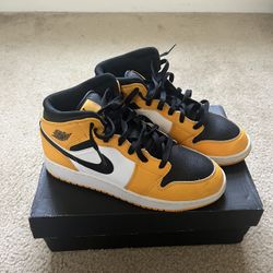 Jordan 1 Mid Taxis