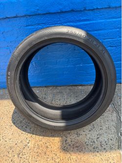 255/40/21 continental summer tire.