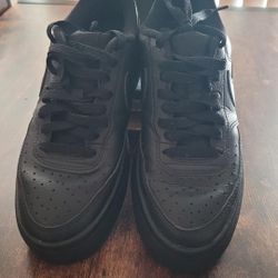 Court vision Alta black Nikes