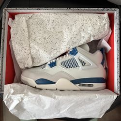 Jordan 4 Military Blue 2024 size 10.5 DS