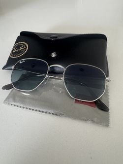 Brand New Ray Ban Silver Frame Blue Lens Sunglasses