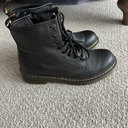 Dr Martens Boots Big Kids Size 4