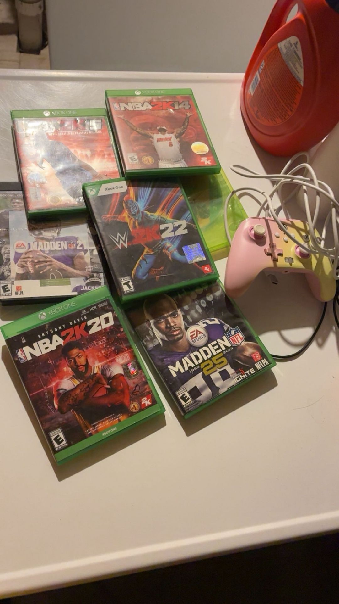 Xbox Games And Controller