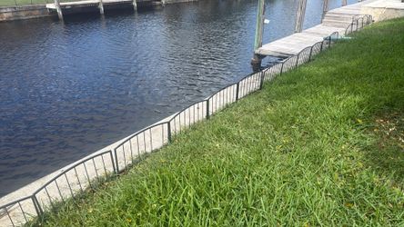 Short outdoor pet fence