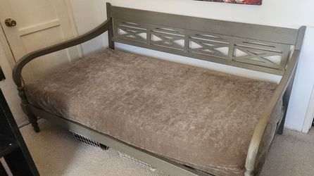Vintage Shabby Chic Green/Grey Solid Wood Daybed w/Thick Foam Mattress and Two Large Pillows