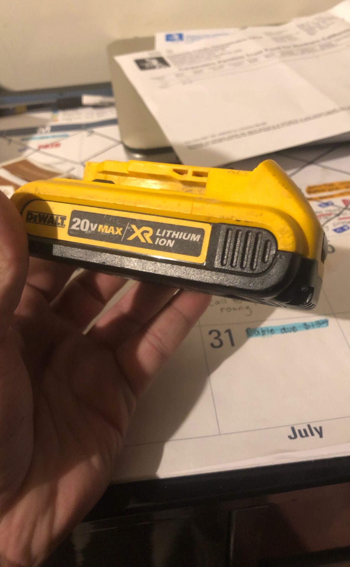 Dewalt 20v battery does not charge, almost new do not know what the problem is