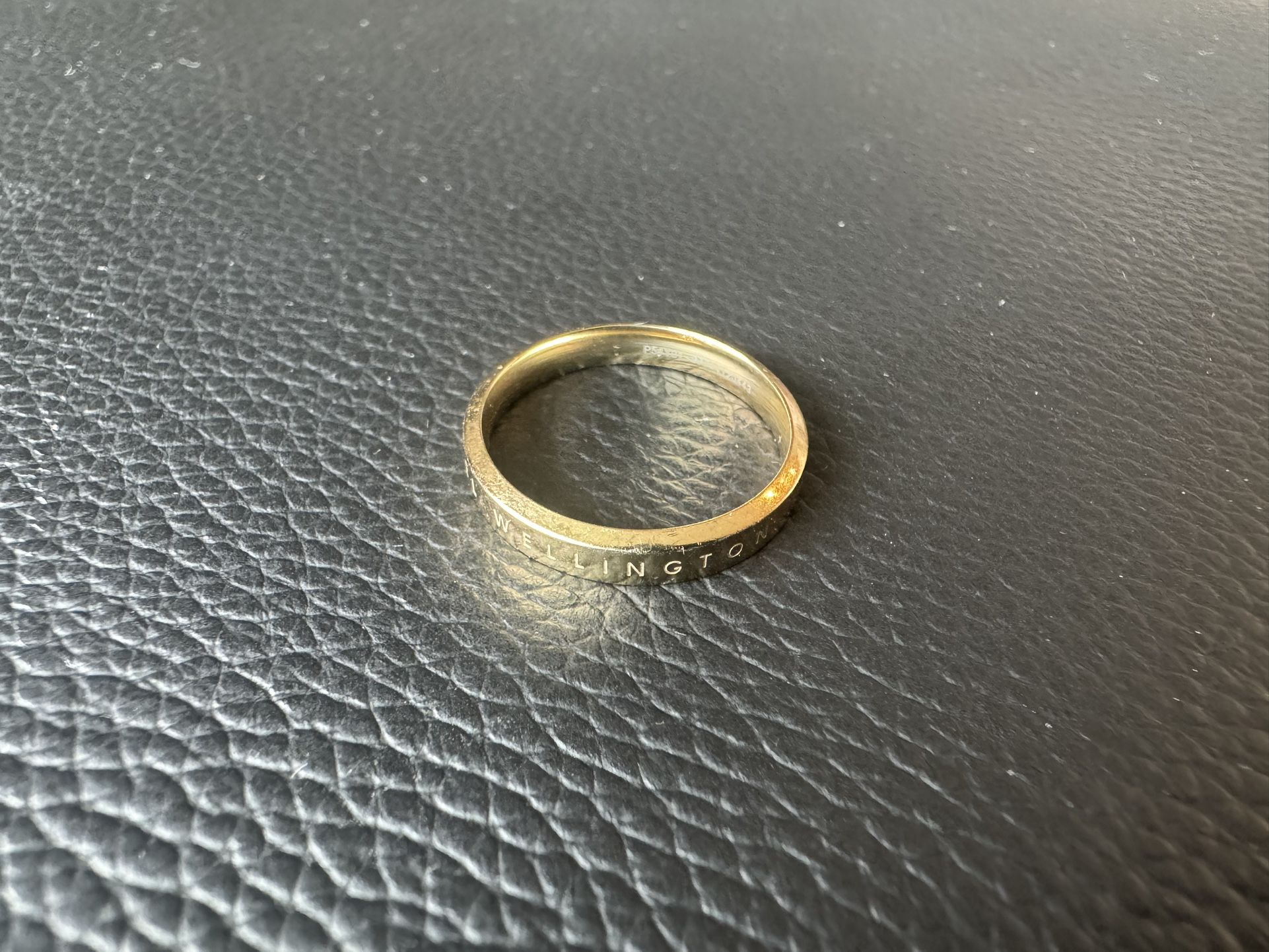 Daniel Wellington Ring Gold Plated Size 6.5