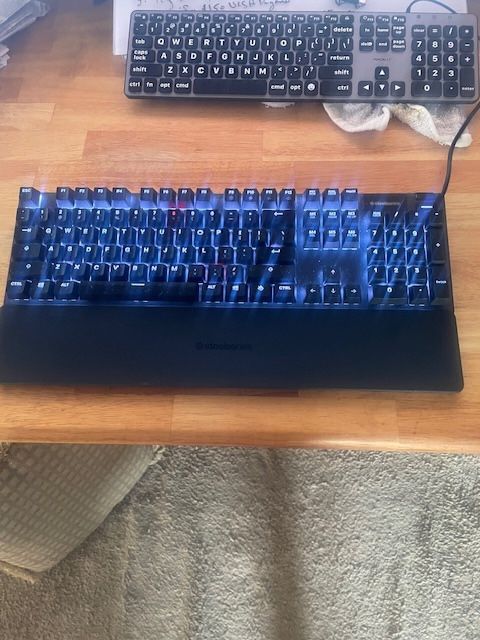 STEELSERIES APEX 5 MECHANICAL KEYBOARD
