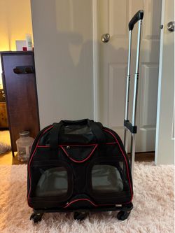 Travel pet carrier