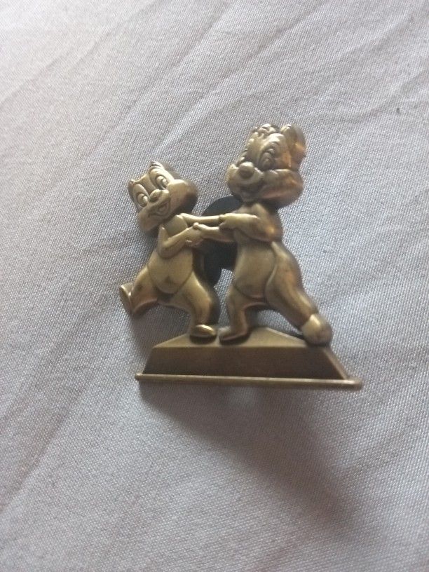Disney Chip & Dale WDW - Annual Passholder – Gold Statue Pin