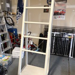 6.5 foot tall blanket ladder