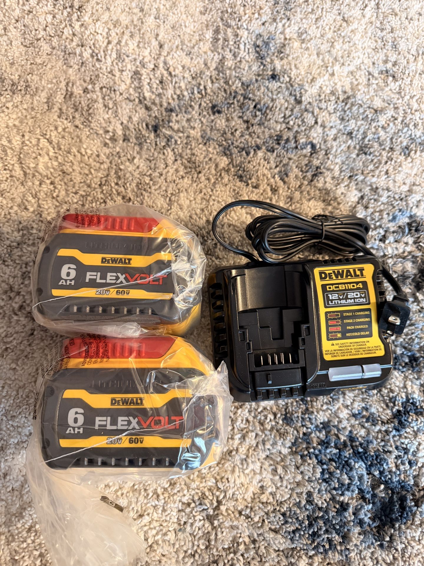 New New New DEWALT FLEXVOLT 20V/ 60V MAX Lithium-lon 6.0Ah Battery 2 Pack And Change 