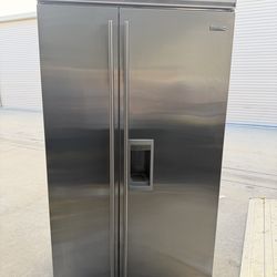 Sub-Zero 42” Built-In Refrigerator – Stainless Steel