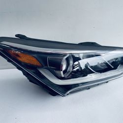 2017-2019 HYUNDAI SANTA FE RIGHT PASSENGER SIDE HEADLIGHT HALOGEN OEM 