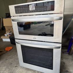 LG Smart 30” Oven With Microwave,  Fan Convection, Air fry