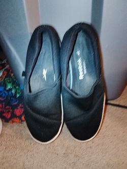 $6! Good. Condition ..Reebok Slip Ons Size 7.5